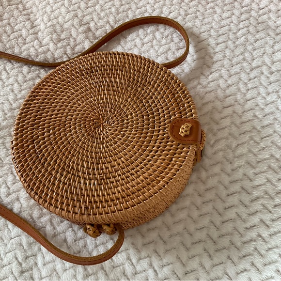Round Handwoven Rattan Bag - Picture 6 of 8